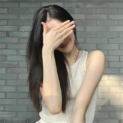 储物柜女孩